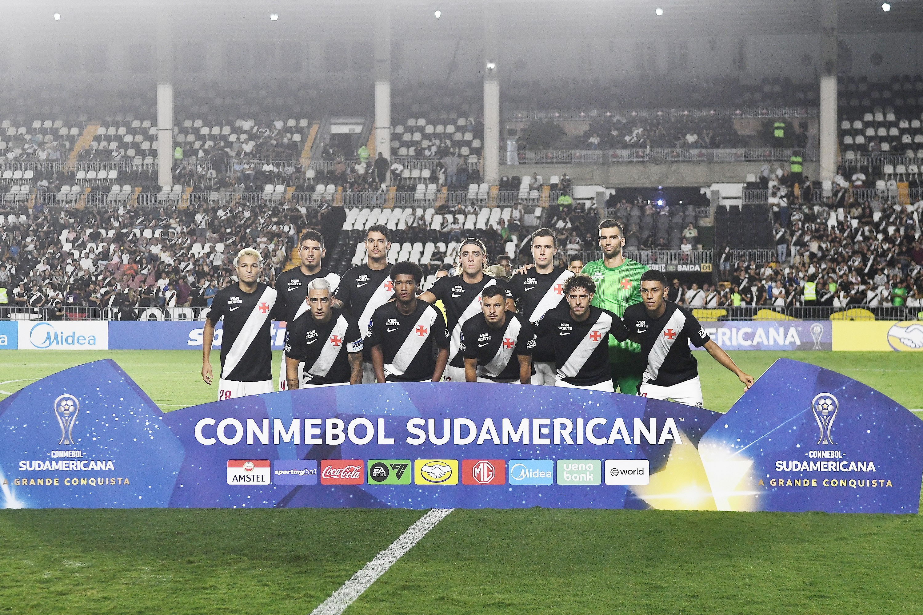 Vasco goleia Olímpia por 3 a 0 e assume liderança do Grupo G na Sul-Americana