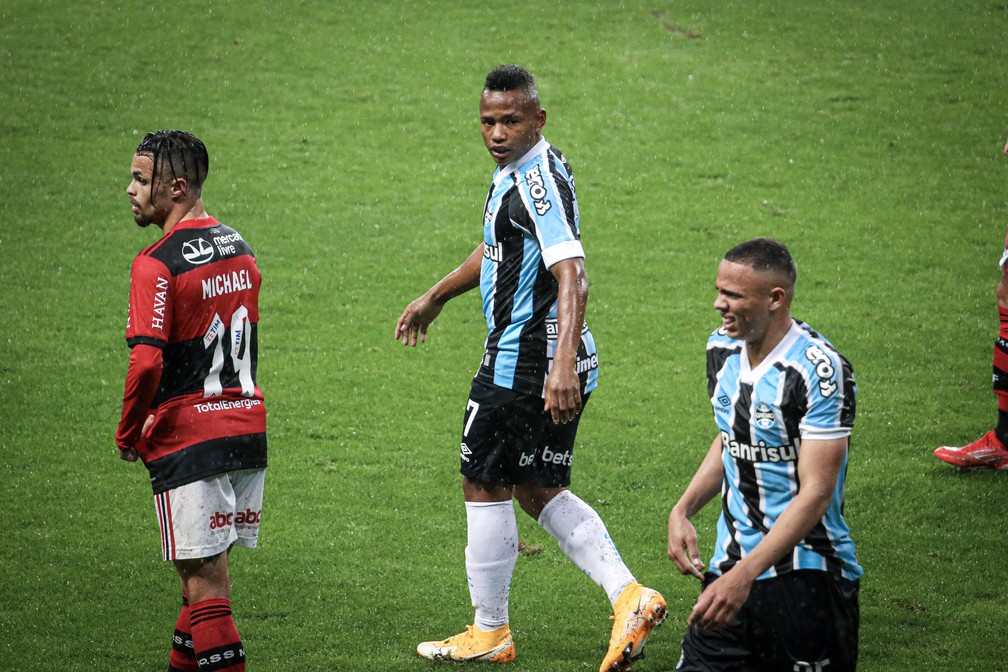 Após Lucas, R$ 44 MI entram em jogo, ex-Grêmio deixa a Europa e