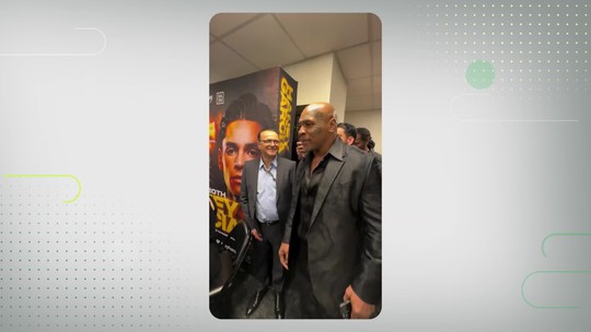 Mike Tyson visita Ryan Garcia no vestiário antes de luta com Devin Haney