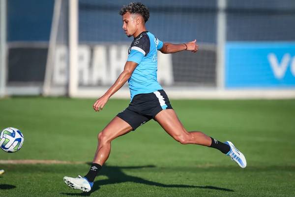 Bitello aceita proposta do Dínamo Moscou, e Grêmio ajusta detalhes para fechar venda