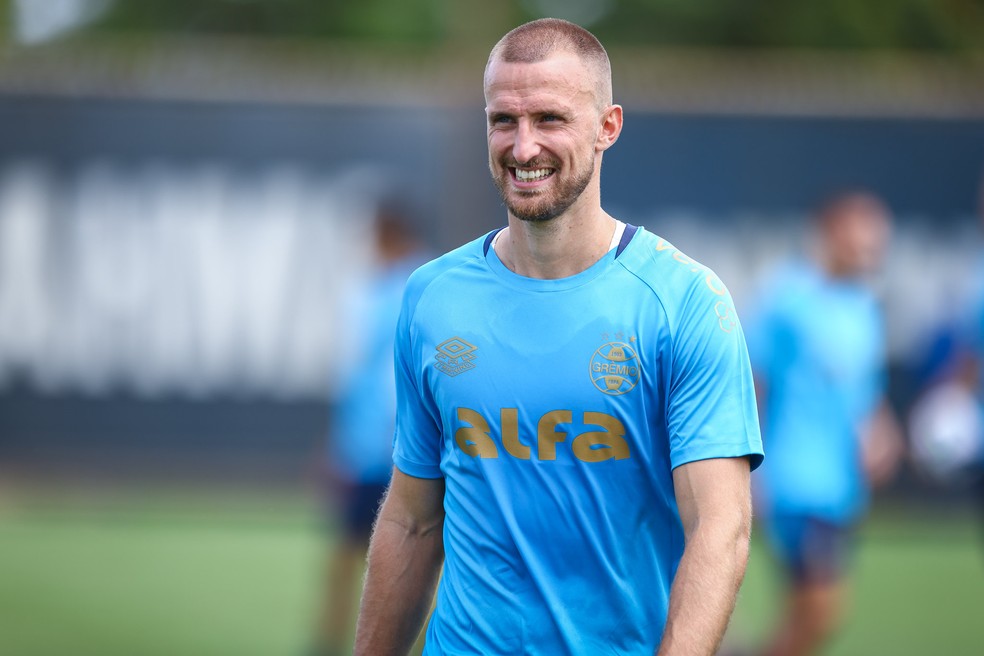 Rodrigo Ely, zagueiro do Grêmio