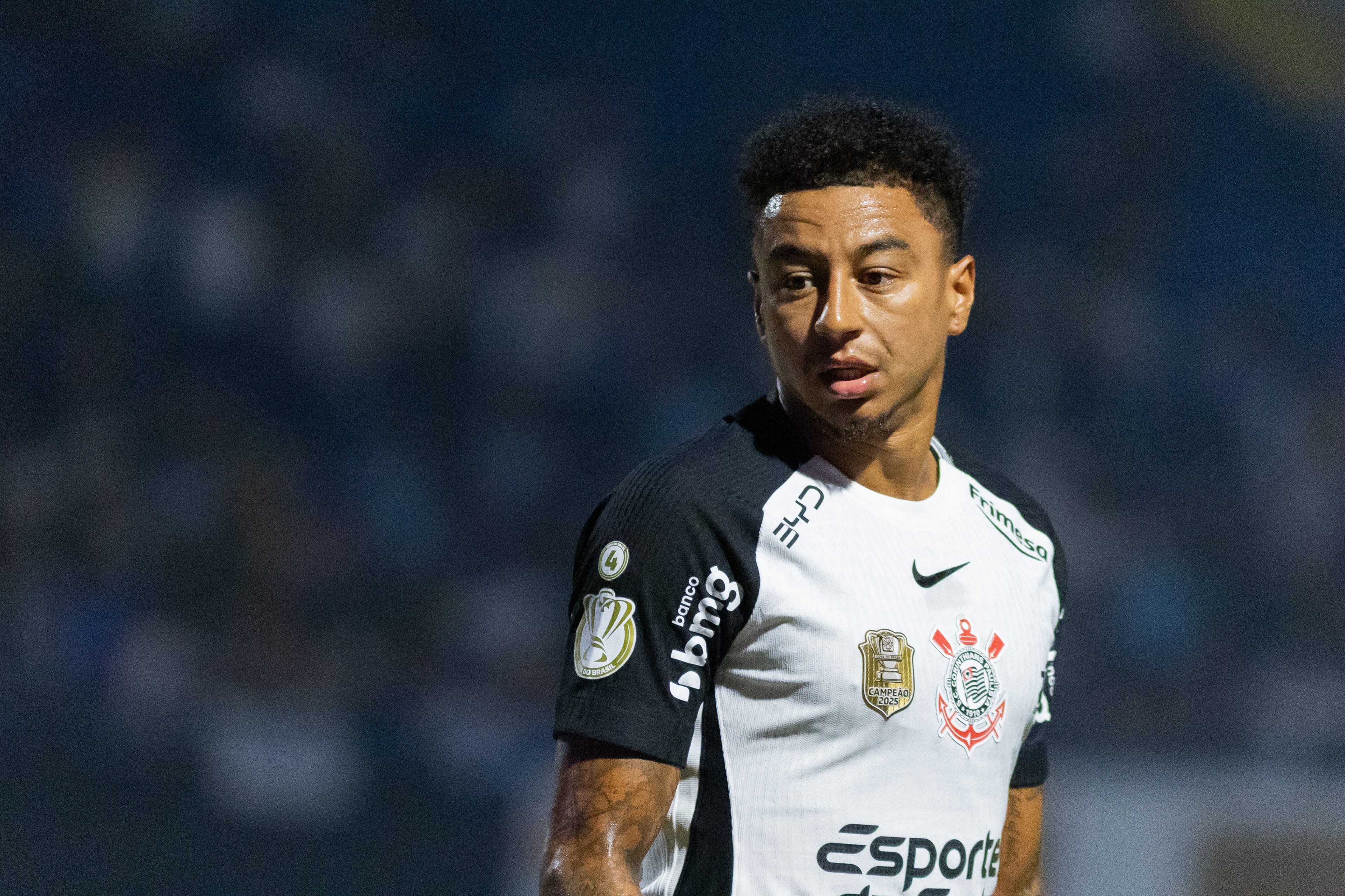 Lingard impressionado com a intensidade da torcida do Corinthians