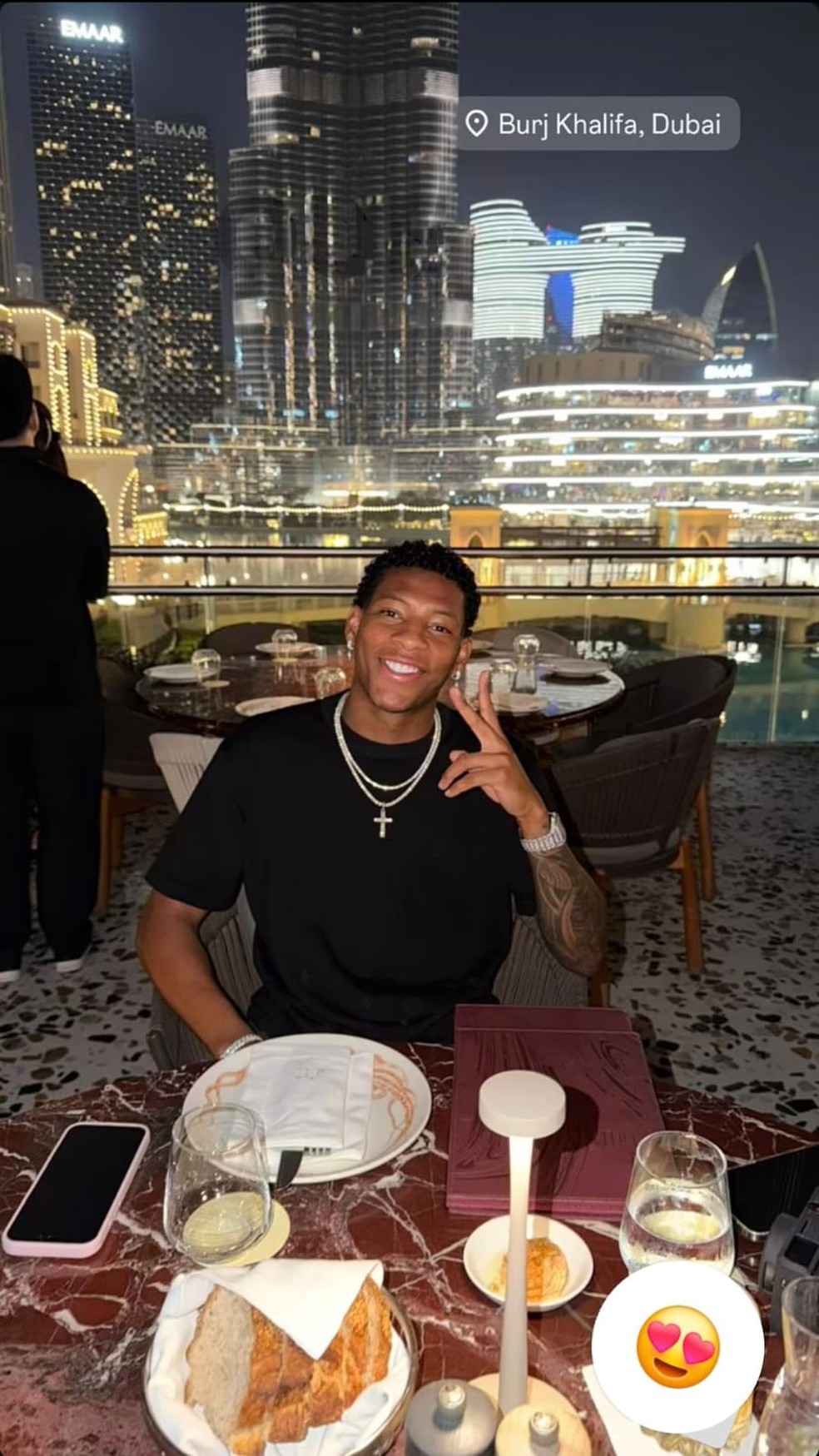 Plata, do Flamengo, posta foto em Dubai — Foto: Reprodução / Instagram
