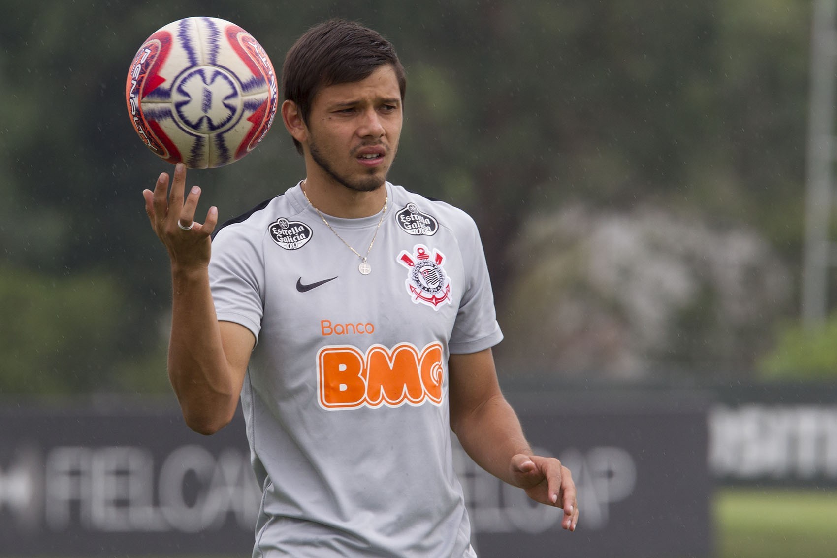 Corinthians e Romero não se acertam, e renovação de contrato volta a ...