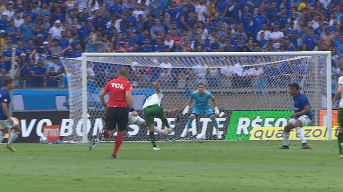 Nikão sobre vaias após empate do Cruzeiro: 'Torcedor está no direito dele