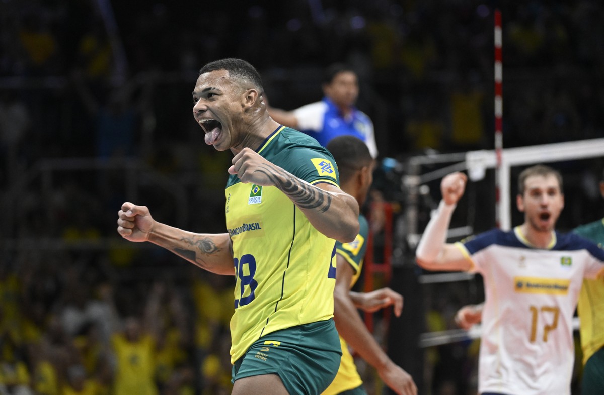 Brasil estreia com vitória no tie-break pelo Mundial de Vôlei