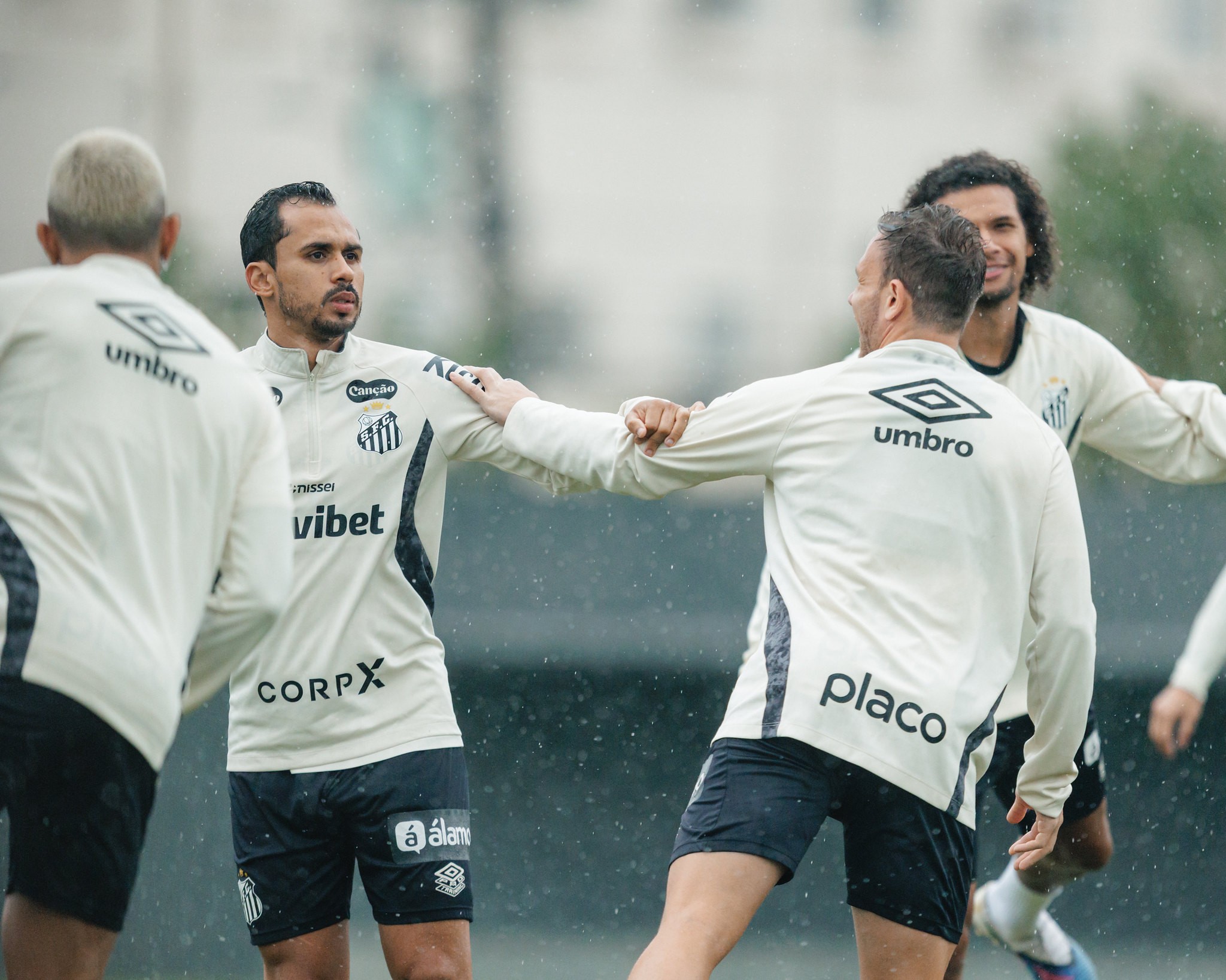 Escalação do Santos: Lima faz primeiro treino e é relacionado contra o Inter; veja a lista