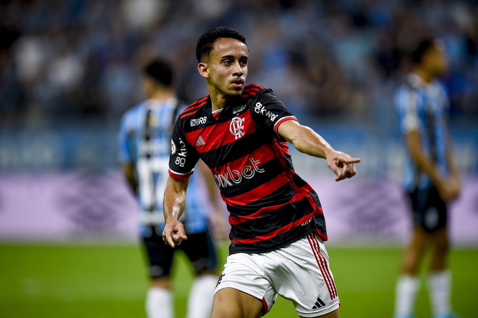 Matheus Gonçalves, do Flamengo, comemora gol contra o Grêmio no Rio Grande do Sul — Foto: Marcelo Cortes/Flamengo