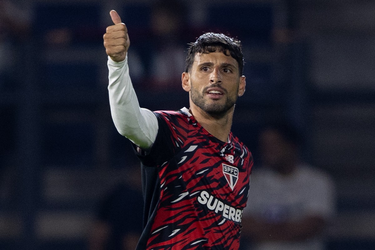 São Paulo fecha renovação de Calleri até 2028 com metas vinculadas