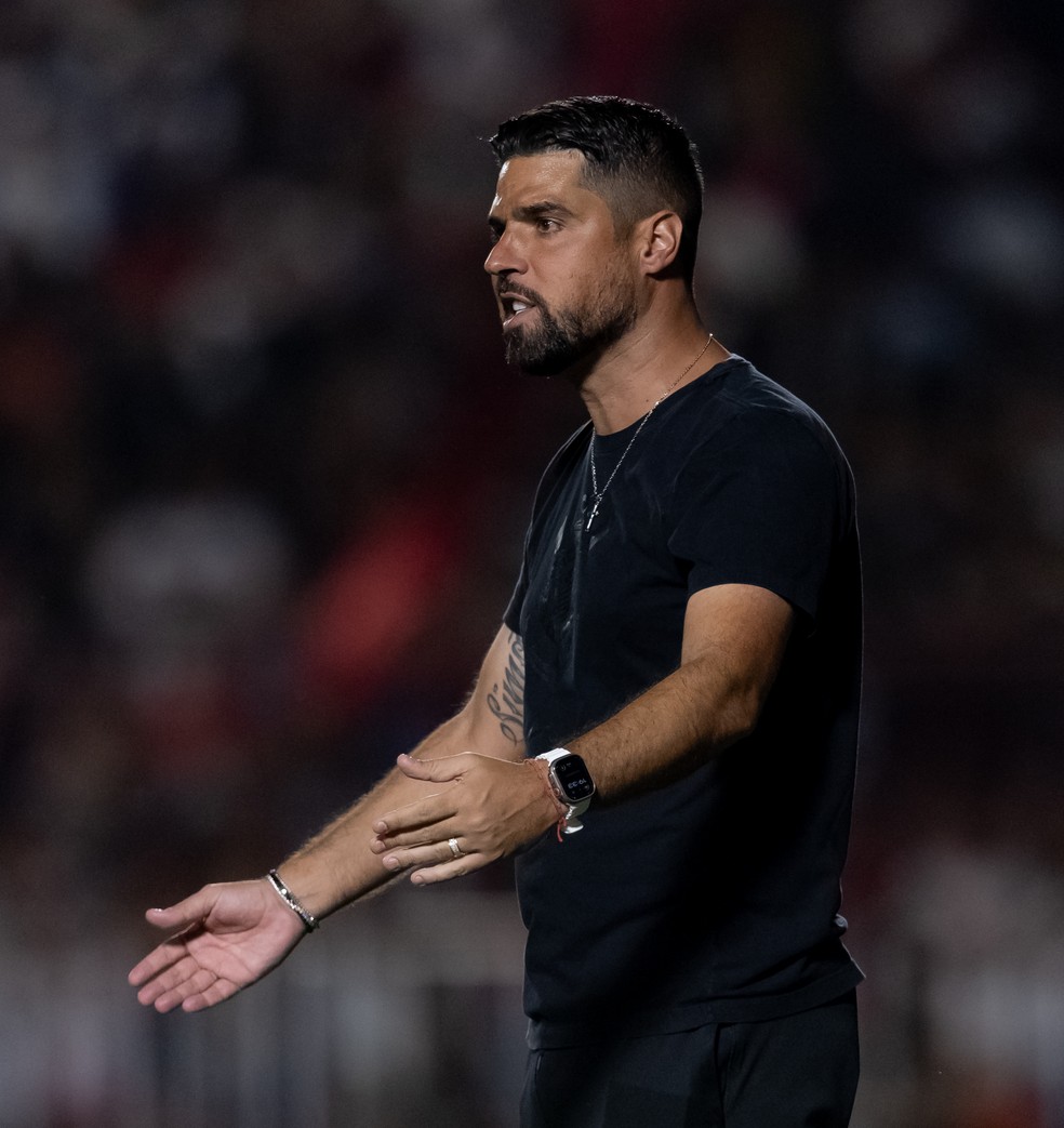 António Oliveira em Atlético-GO x Corinthians — Foto: Rodrigo Coca/Agência Corinthians