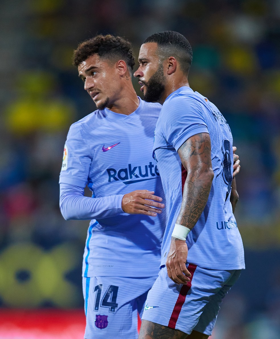 Coutinho e Memphis Depay juntos no Barcelona &mdash; Foto: Fran Santiago/Getty Images