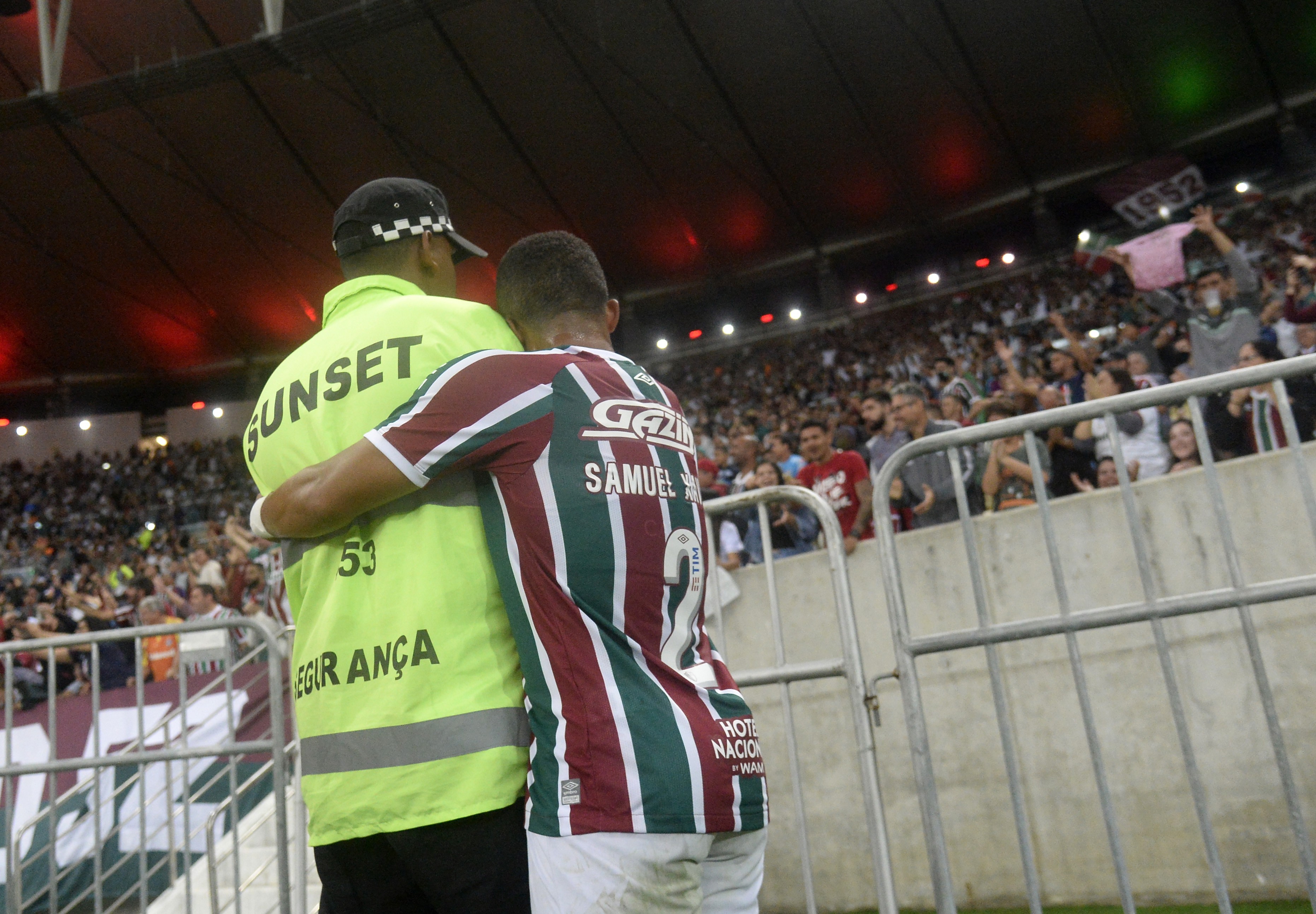 Com mistério meia brasileiro é anunciado pelo Slavia Praga para disputa da  Liga Conferência, futebol