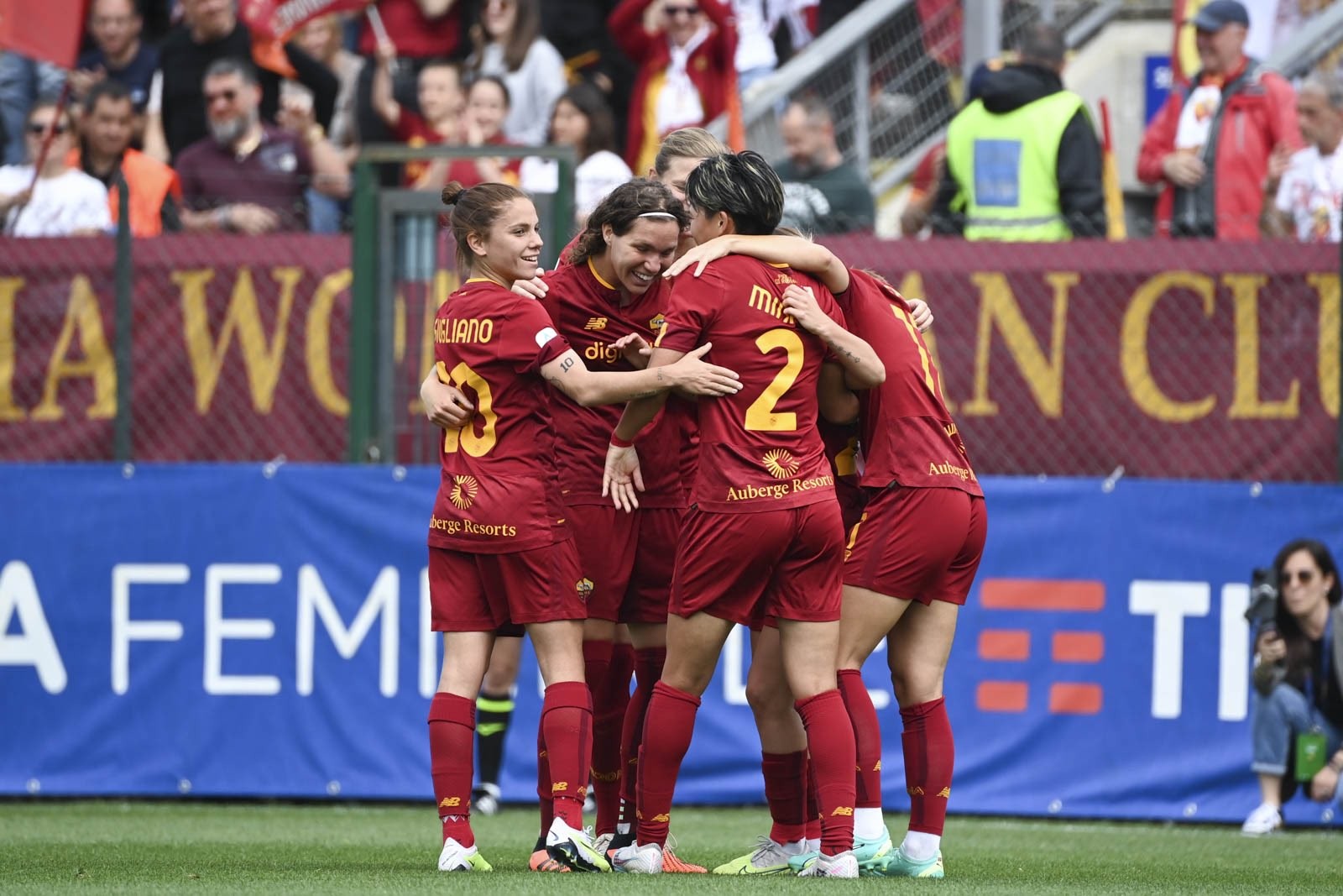 Roma de Andressa Alves conquista inédito título italiano feminino | Ge
