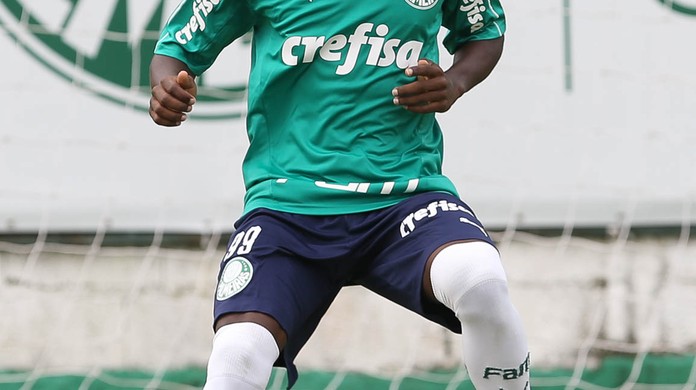 Palmeiras empresta o colombiano Ivan Angulo ao futebol português -  26/07/2021 - UOL Esporte