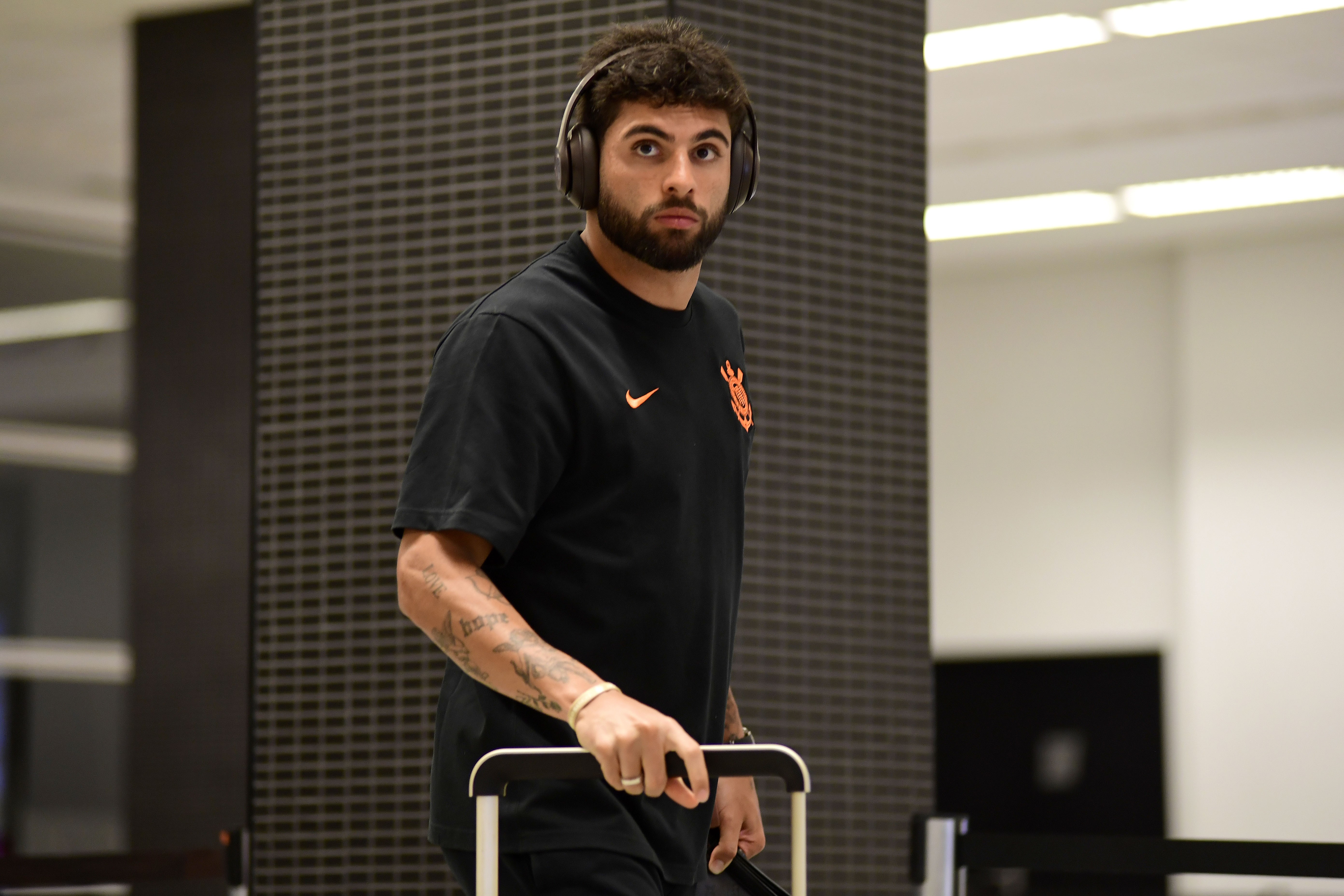 Yuri Alberto viaja para a Itália e não se reapresenta com o elenco do Corinthians | Ge