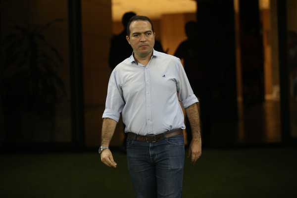 Paz precisa se reunir com presidente do Corinthians para dar resposta.