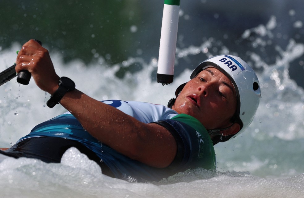 Ana Sátila na canoagem slalom — Foto: EUTERS/Molly Darlington