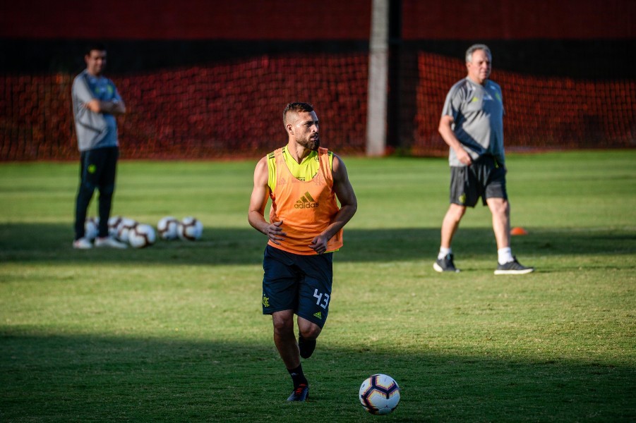 Vendido por R$ 50 milhões e titular na Turquia: conheça Léo Duarte, reforço do Atlético-MG