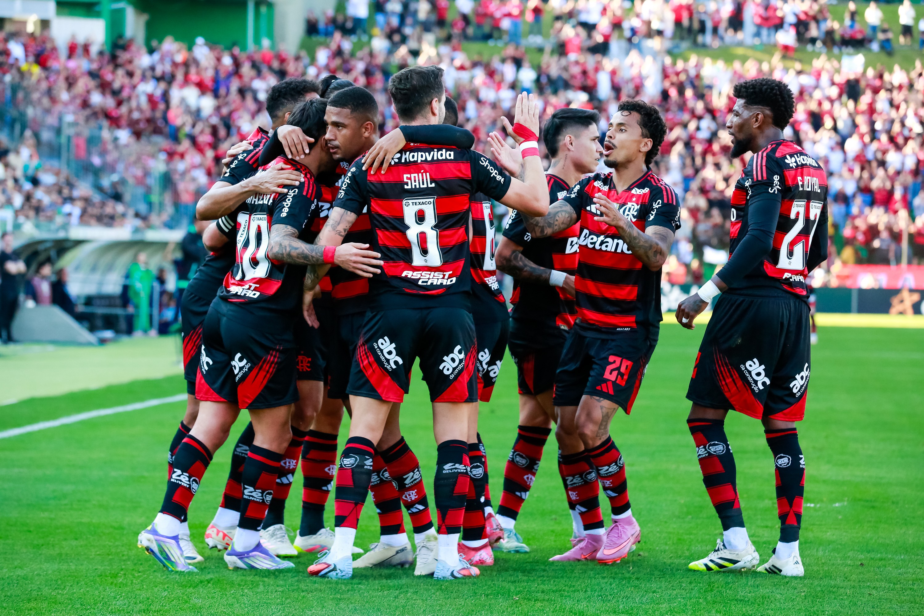 Flamengo domina em Caxias e crava marcas expressivas rumo ao topo