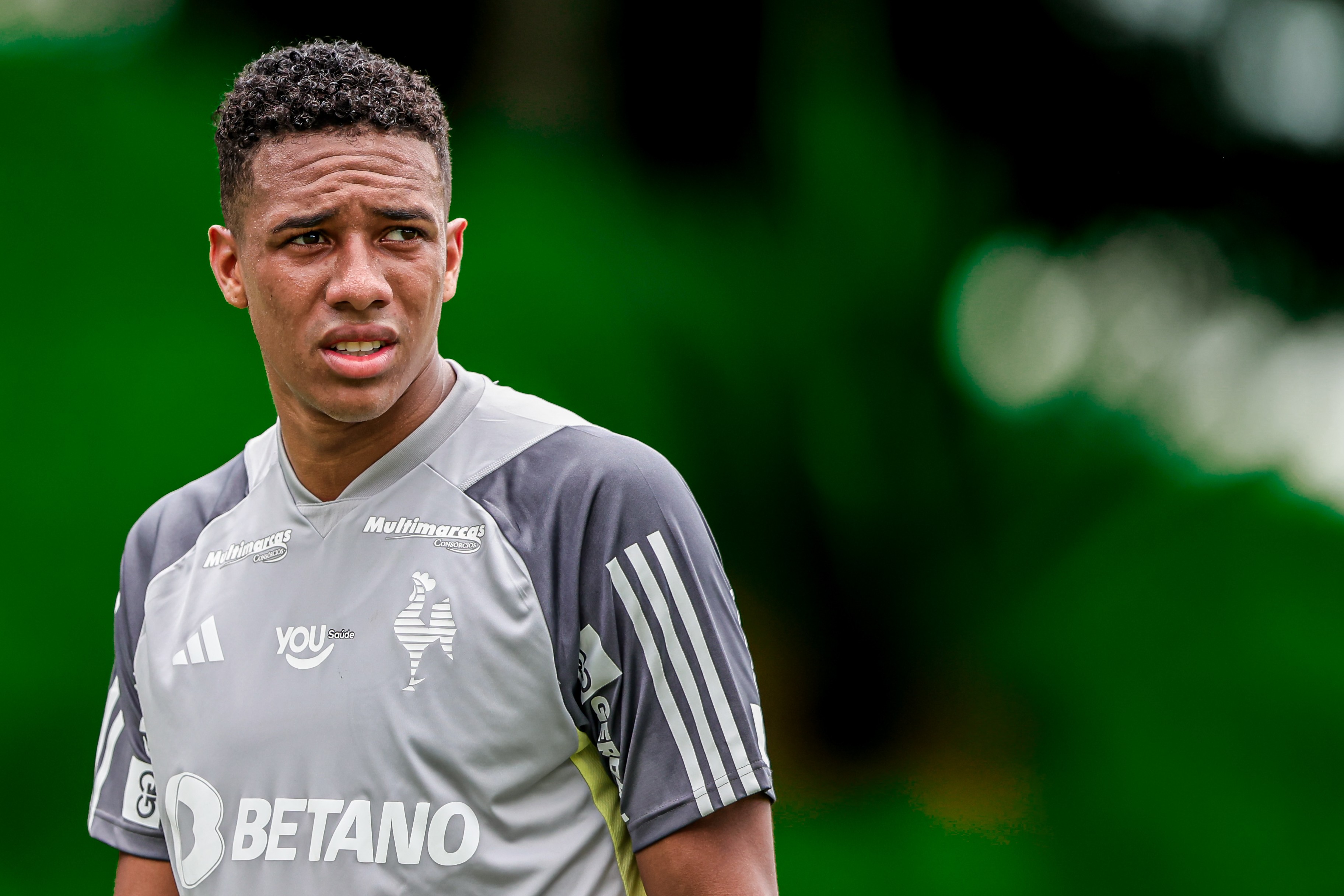 Vasco encaminha empréstimo de Brahian Palacios, do Atlético-MG