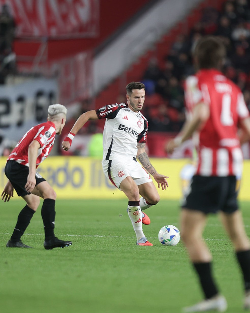 Sal foi quem mais correu do Fla contra o Estudiantes  Foto: Gilvan de Souza / Flamengo