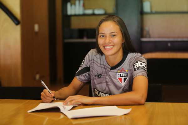 são paulo contrata goleira júlia kerolyn, ex-botafogo, reforçando equipe para temporada.