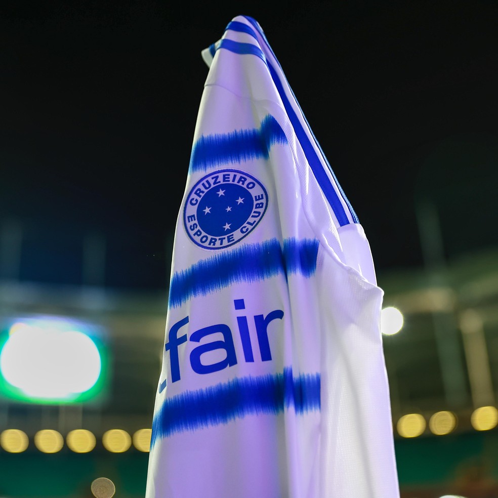 Camisa do Cruzeiro para duelo com o Bahia na Fonte Nova — Foto: Mourmau/Cruzeiro