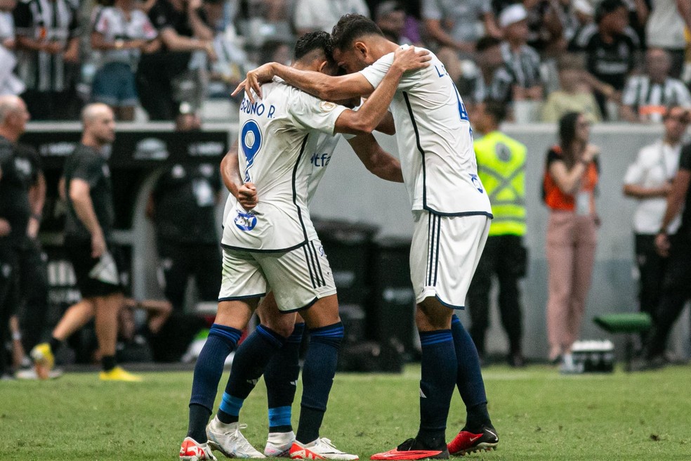 No Cruzeiro, Machado provoca torcida, e Lucas Silva decreta: Estádio  batizado pelo maior de Minas, cruzeiro