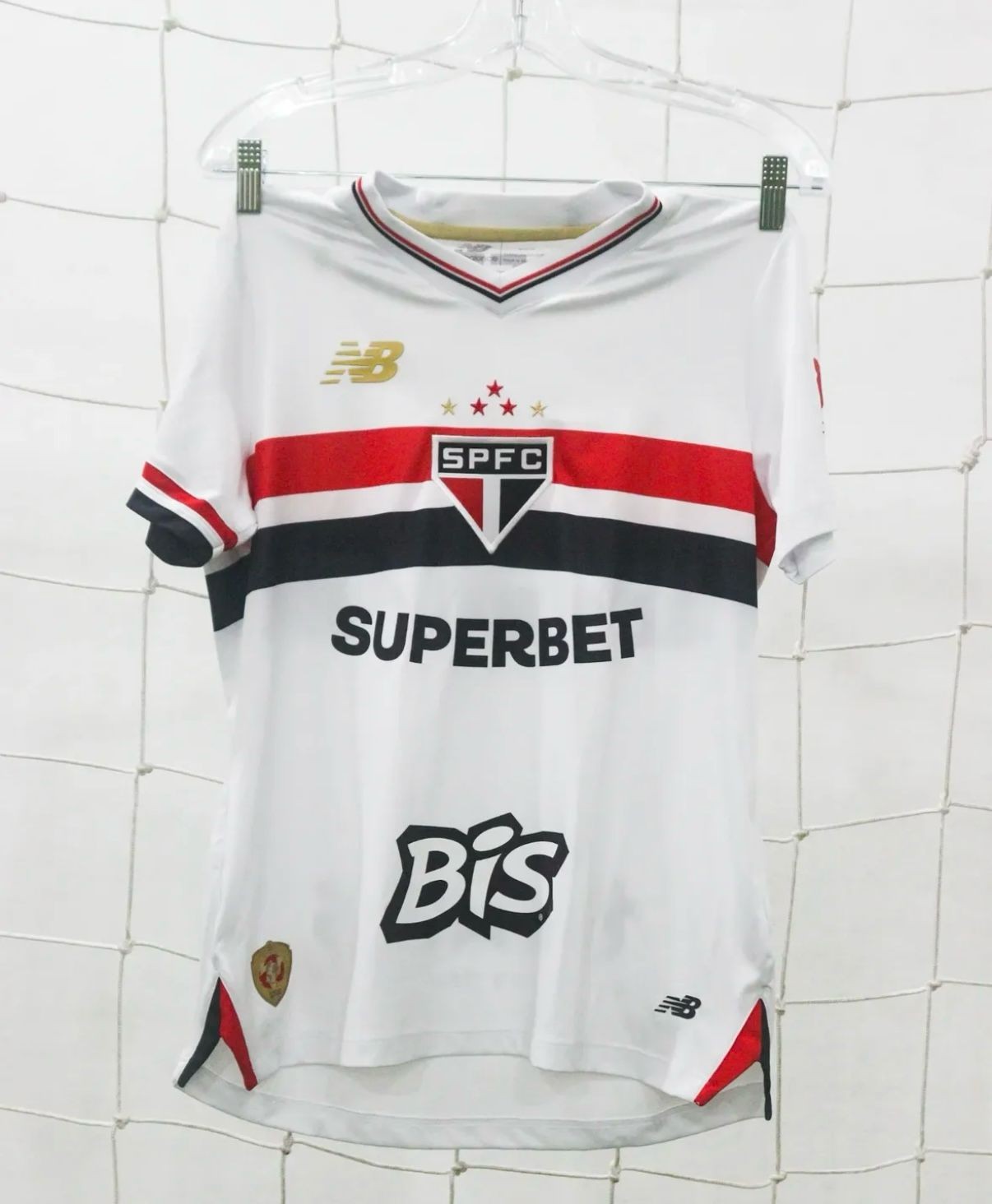 São Paulo anuncia patrocínio para a barra da camisa do time feminino