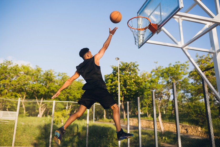 Dinamismo e rapidez: conheça as regras do basquete 3x3, modalidade