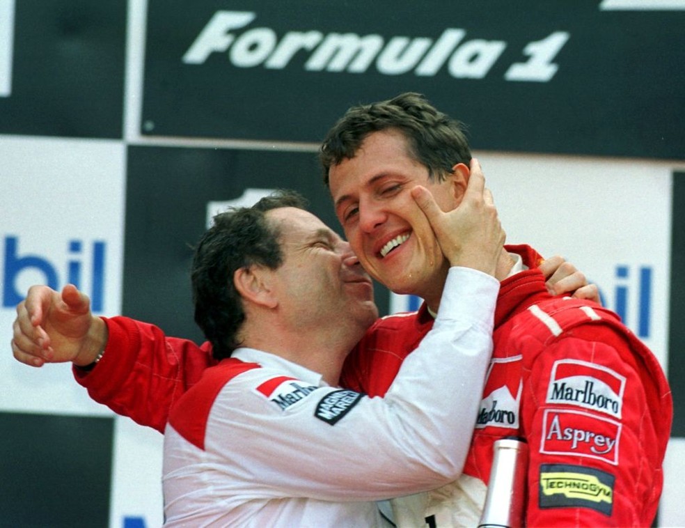 Jean Todt e Michael Schumacher trabalharam juntos durante anos na Ferrari — Foto: Oliver Multhaup/picture alliance via Getty Images