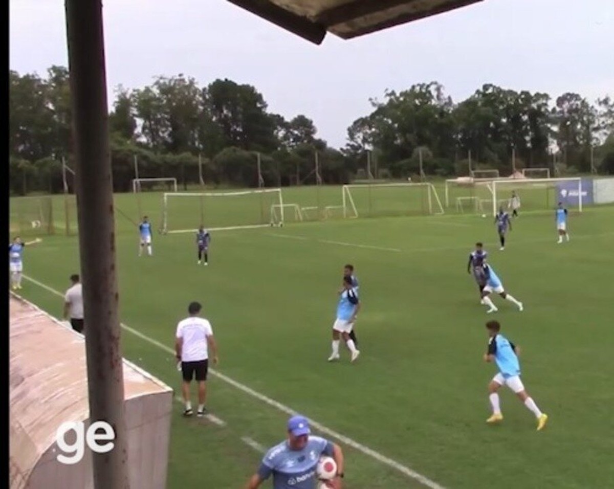 Promessa do Grêmio sofre fratura no rosto em jogo-treino e deve ficar fora da Copa SP; veja o lance