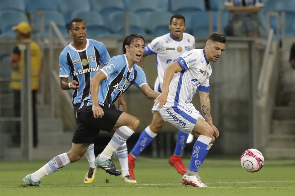 Cássio desbanca convocado por Tite e é eleito o melhor goleiro do