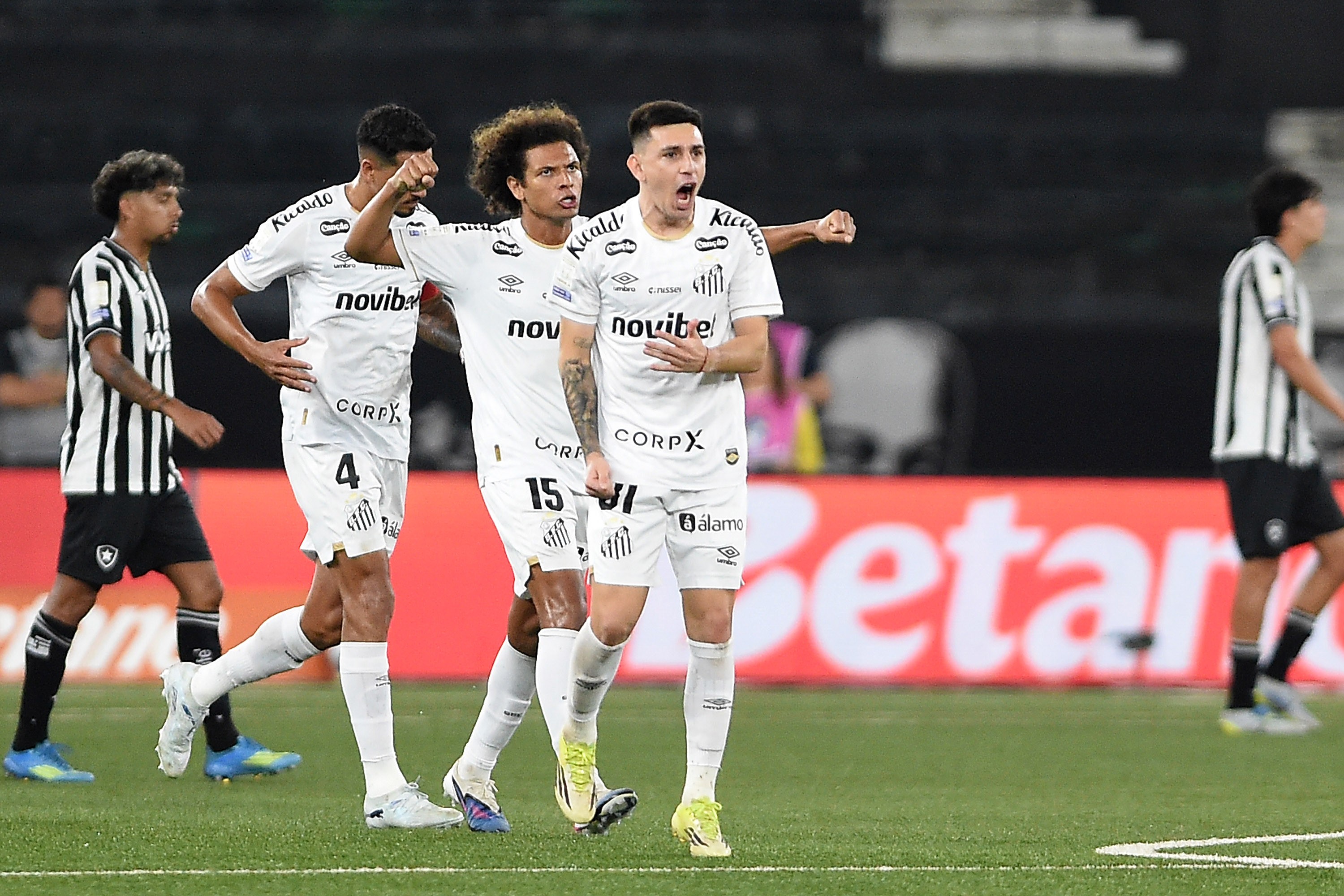Atuações do Santos: Gabriel Brazão e Luan Peres entregam vitória ao Botafogo; dê suas notas