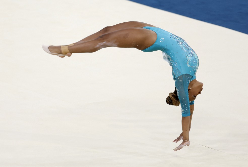 Rebeca Andrade se apresenta na final do solo — Foto: Reuters