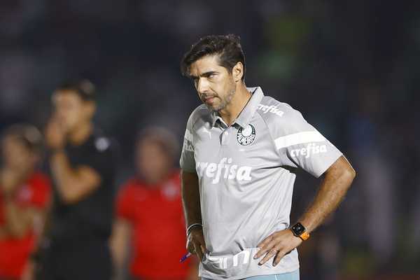 FIM DO PERIGO! Abel exalta classificação suada do Palmeiras no jogo arriscado
