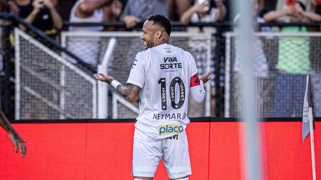 Neymar comemora gol olímpico pelo Santos