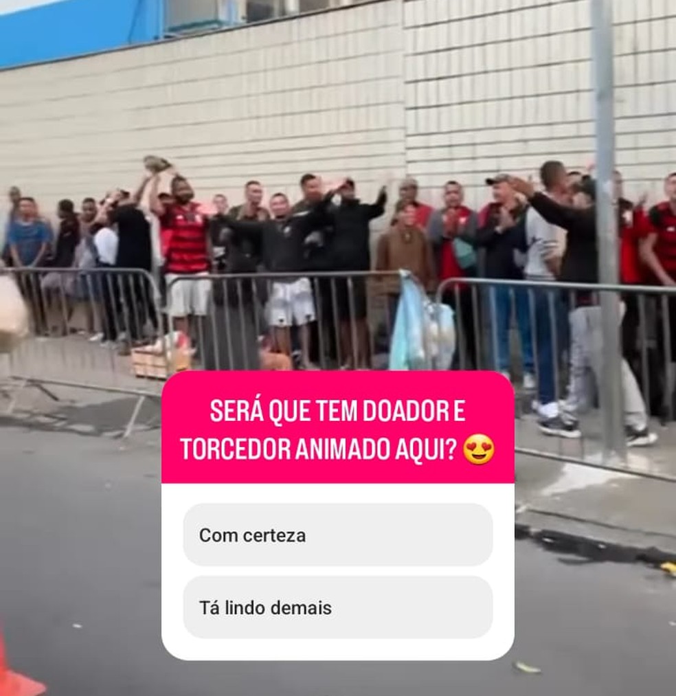 Fila começou ainda na madrugada no centro da cidade do Rio de Janeiro — Foto: Reprodução