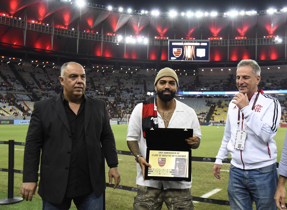 Gabigol foi homenageado pelo recorde conquistado na Libertadores — Foto: André Durão
