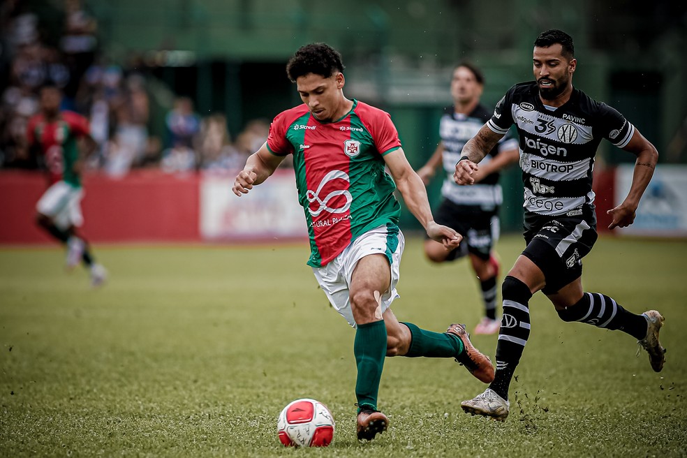 Sérgio comemora vitória sobre o XV e pede comprometimento por "Portuguesa  única" | portuguesa santista | ge