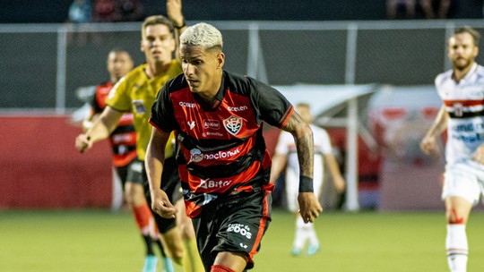 Vitória rescinde contrato com o meia Alan Pedro - Foto: (Pietro Carpi/EC Vitória)