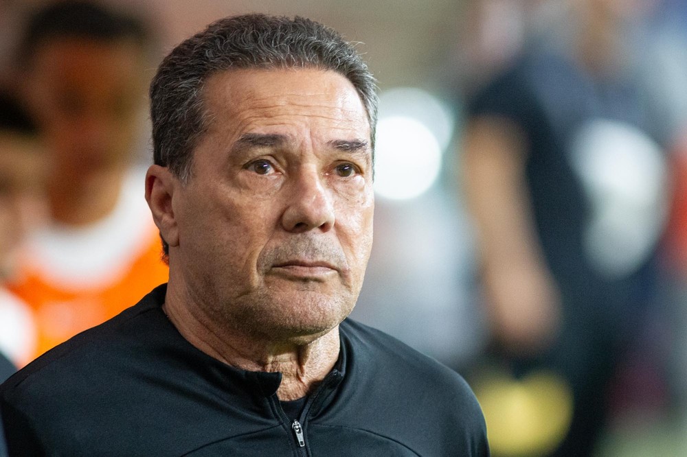 Força, Professor! Vanderlei Luxemburgo é internado na UTI com quadro de infecção pulmonar