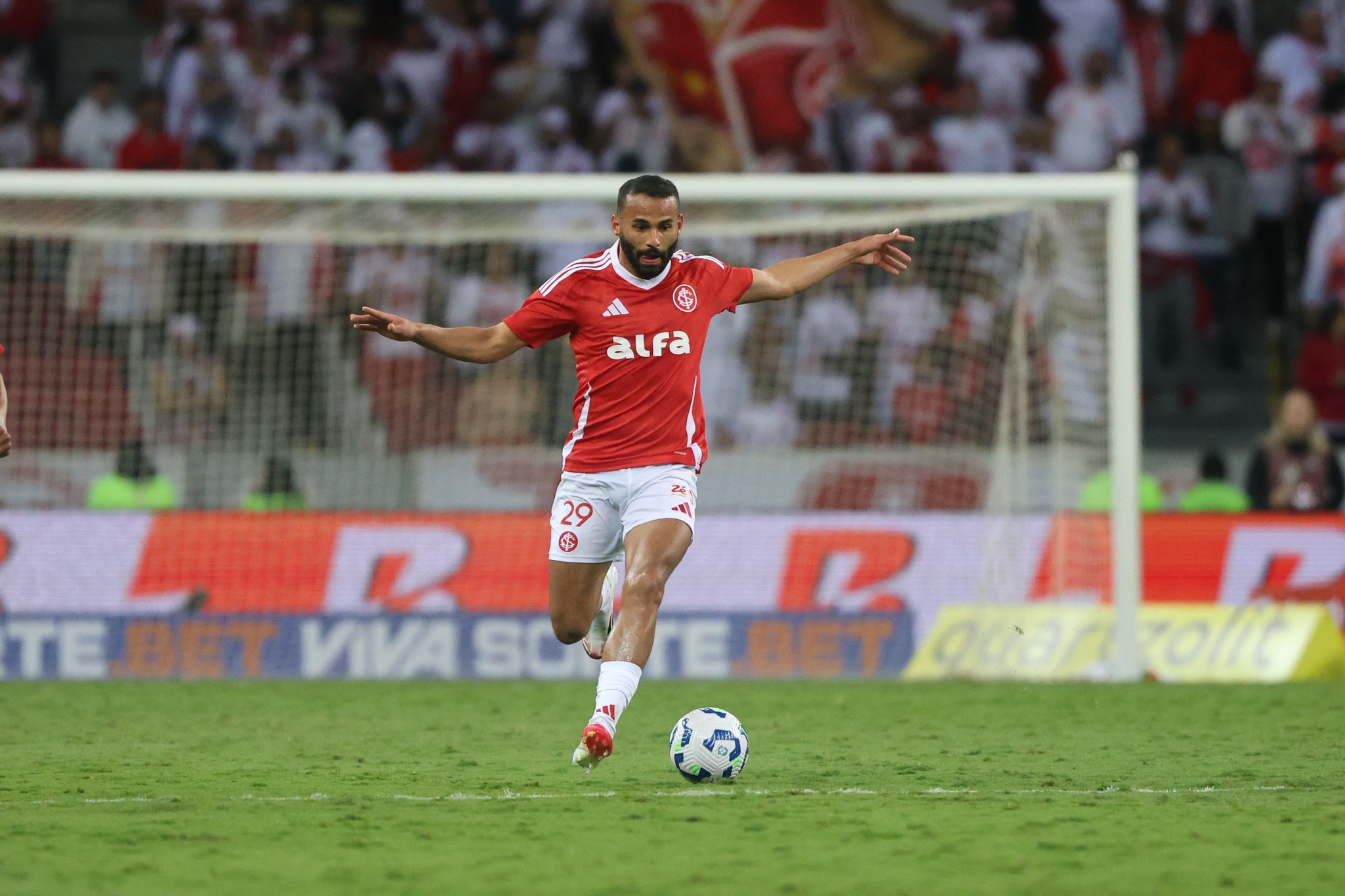 Dívida milionária do Inter com o Flamengo por Thiago Maia agita Libertadores.