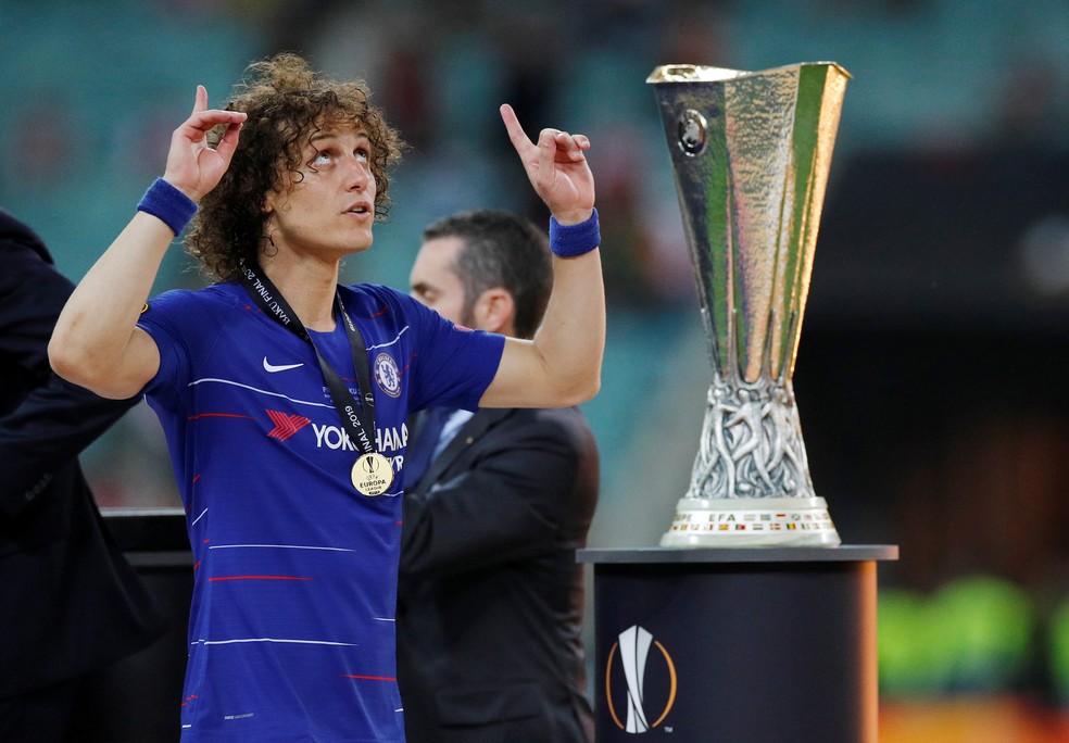 David Luiz comemora título pelo Chelsea — Foto: Phil Noble/Reuters