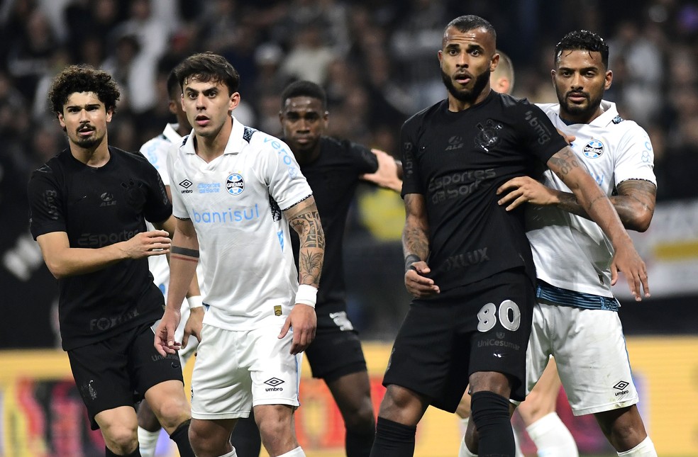 Corinthians e Grêmio ficam no empate em 0 a 0 no jogo de ida das oitavas da Copa do Brasil
