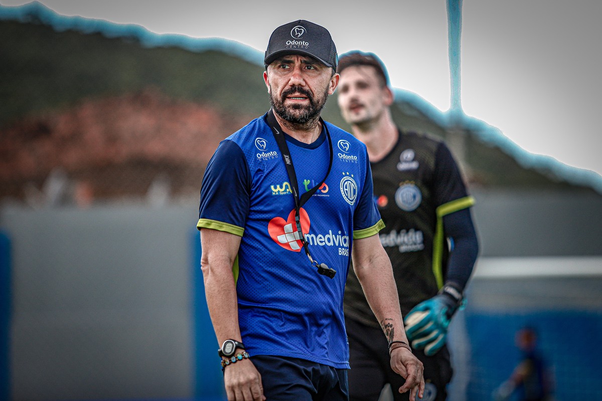 Após liminar, Luizinho Lopes aparece no BID como técnico do Confiança