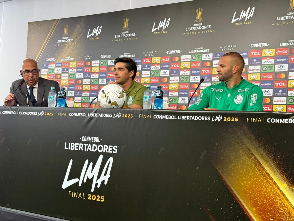 Abel Ferreira e Weverton em entrevista coletiva pr-final da Libertadores  Foto: Camila Alves