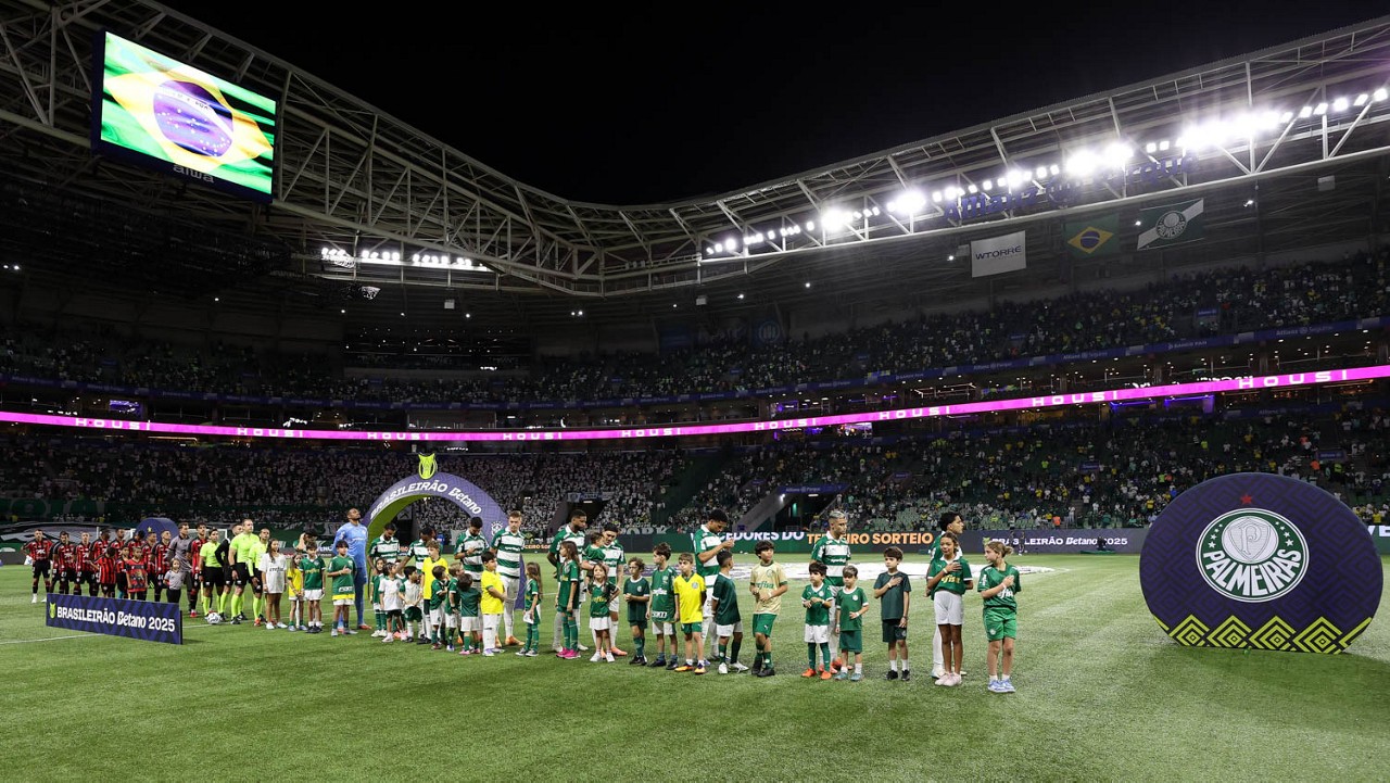 Brasileirão acirrado; Palmeiras vê Flamengo abrir 2 pontos e luta em 4 rodadas finais.