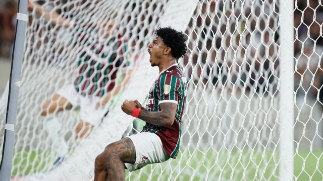 John Kennedy comemora gol em Fluminense x Bolívar