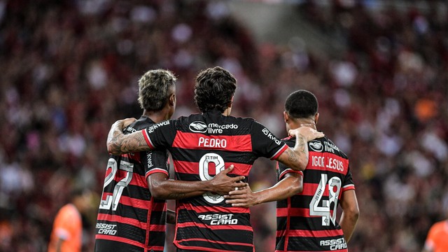 Jogadores do Flamengo comemora gol contra o Nova Iguaçu